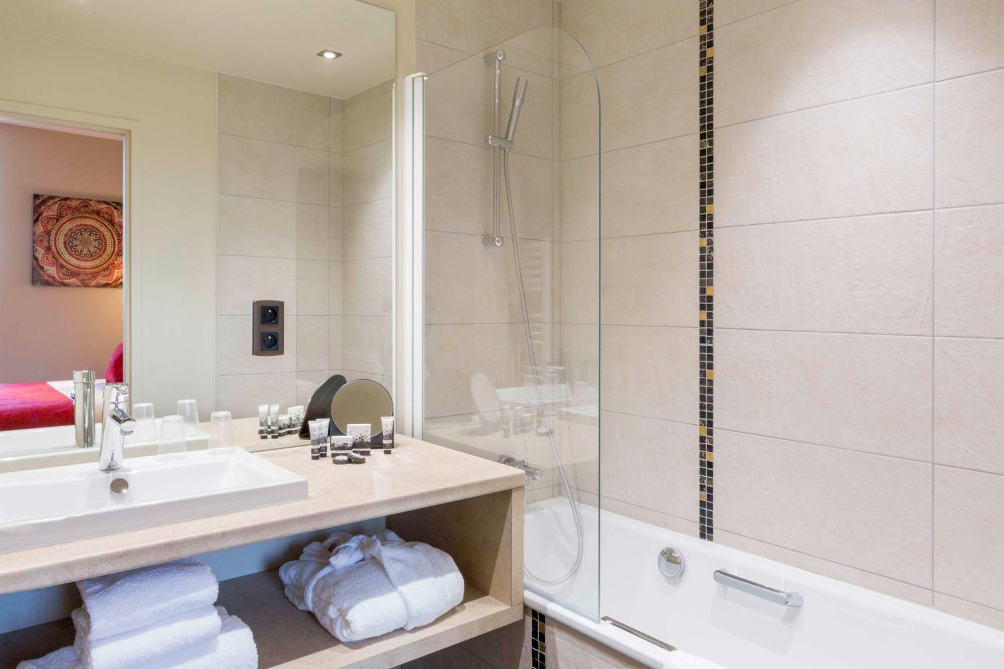Best Western Plus Hotel Escapade Senlis Senlis  Ngoại thất bức ảnh